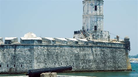 Fort of San Juan de Ulúa: Tarih ve Muhteşem Manzaraların Birleşimi!